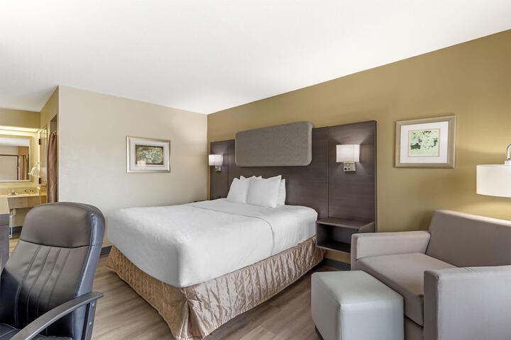 Best Western Plus Madison-Huntsville Hotel