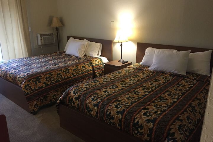 Holiday Lodge