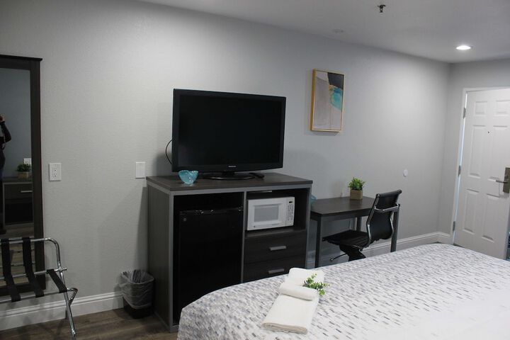 Room 7 of 11