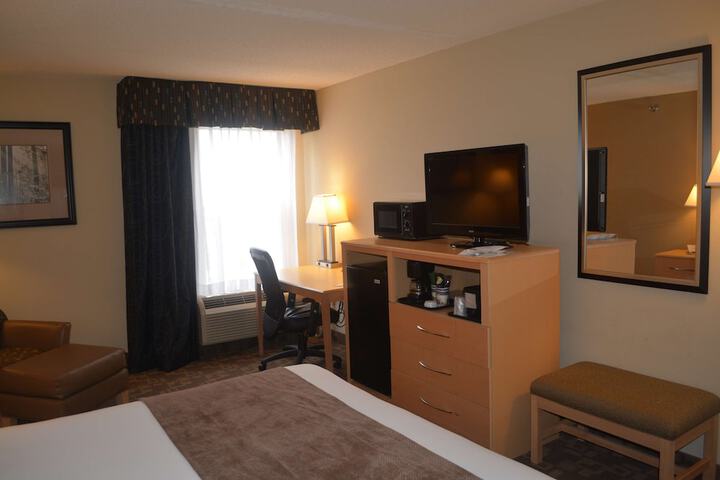 Room 8 of 38