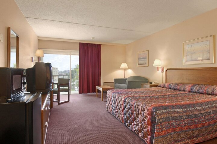 Room 7 of 42