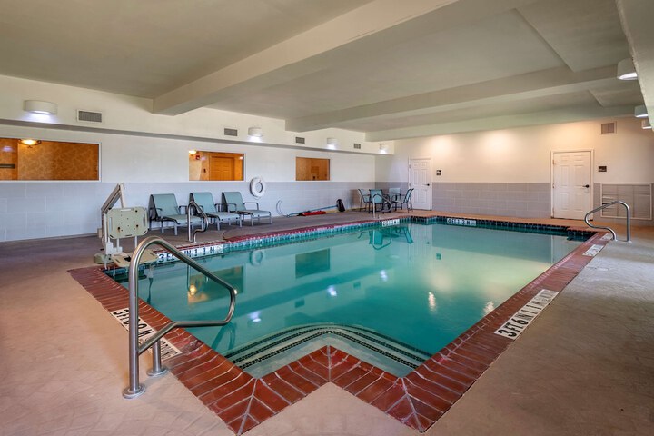 Pool 4 of 39