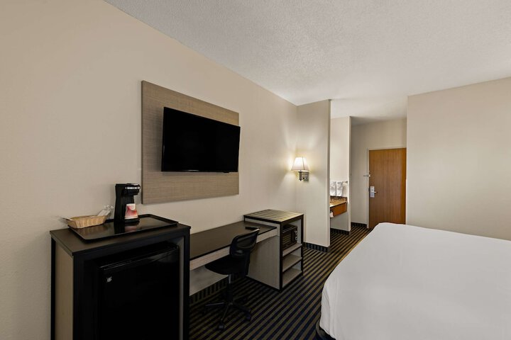 Room 19 of 30
