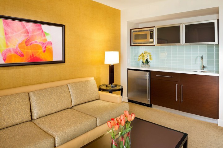 Room 33 of 65
