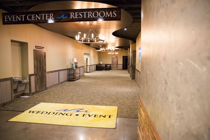 Ballroom/Hall 104 of 116