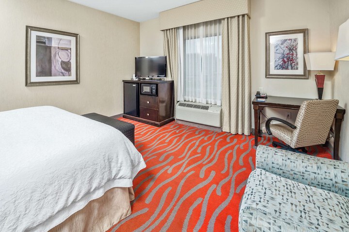 Hampton Inn & Suites Tulsa / Catoosa