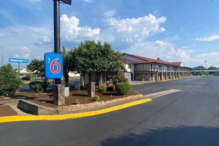 Motel 6 Manchester TN