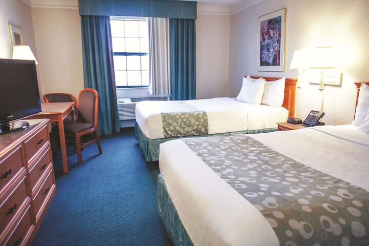 Room 10 of 27