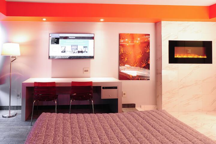 Room 4 of 78
