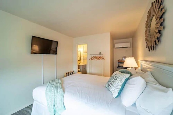 Ocean Glass Inn