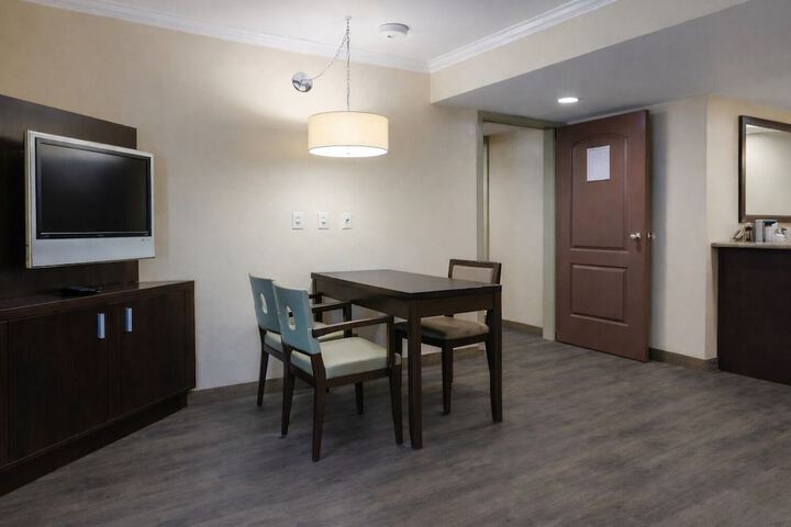 The Buena Park Grand Hotel & Suites