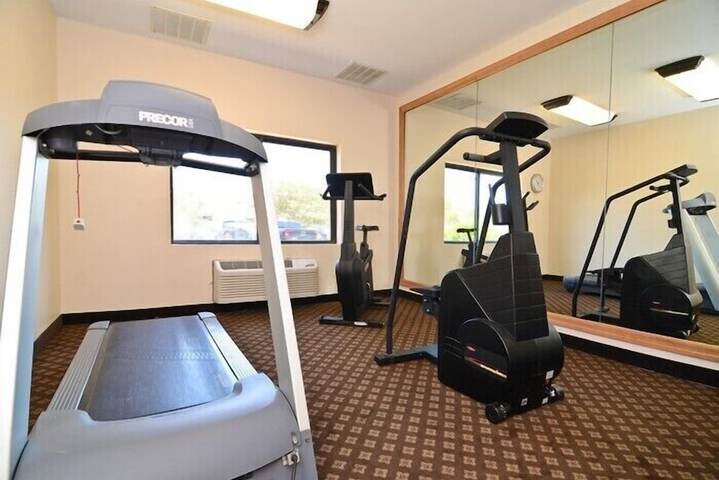 Quality Inn at Collins Road - Cedar Rapids