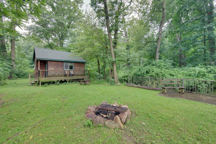 Tranquil Creekside Cabin in Dutch Country!