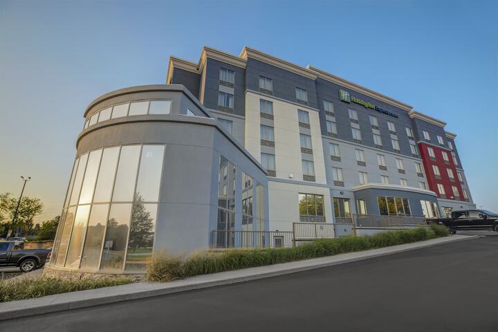 Hotel 10 of 59
