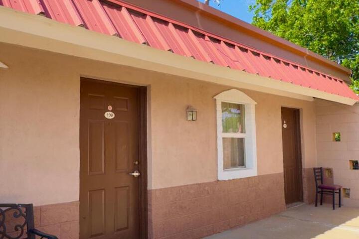 Budget Inn