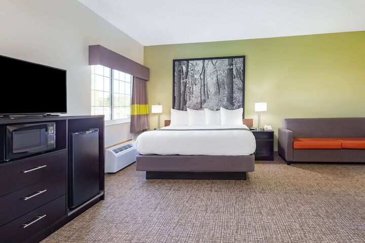 Room 13 of 26