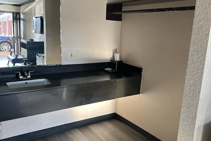 Room 5 of 17