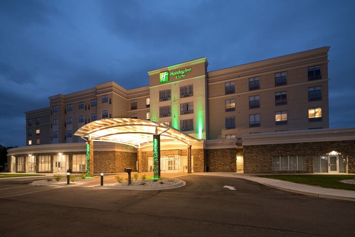 Holiday Inn Hotels and Suites Mount Pleasant by IHG