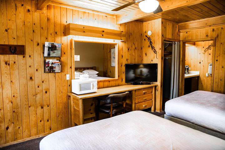Room 15 of 34