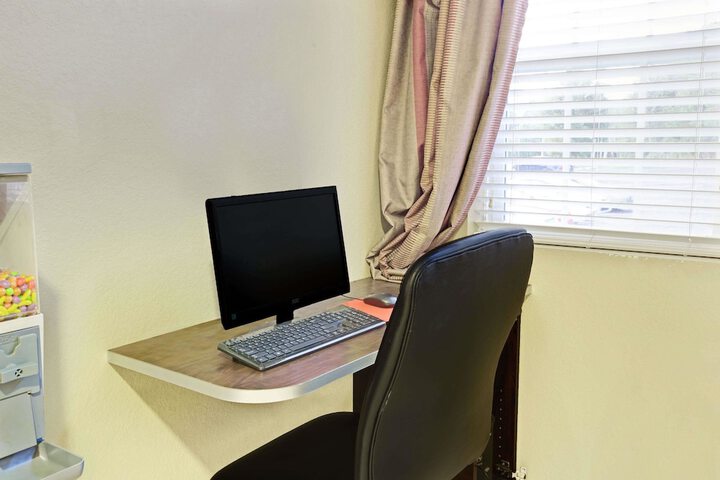 Business Center 16 of 16