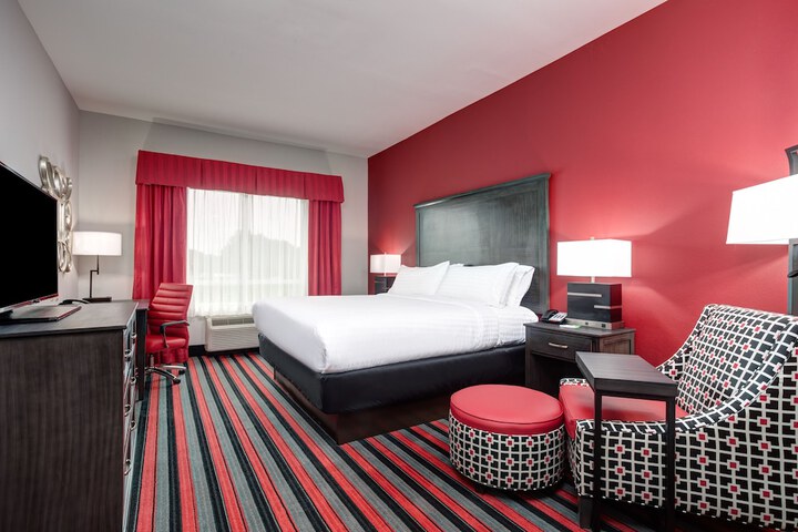 Holiday Inn & Suites Lafayette North by IHG
