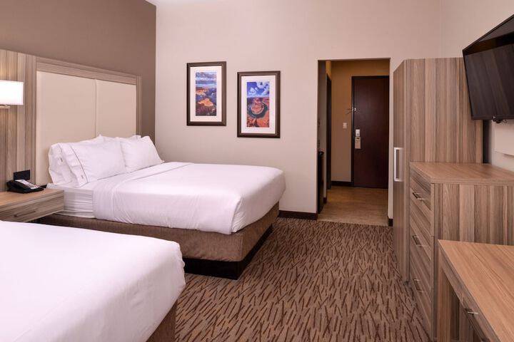 Holiday Inn Express & Suites Williams by IHG