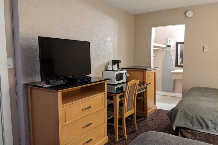 Room 35 of 39