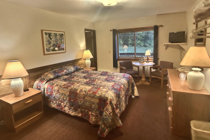 Room 30 of 36