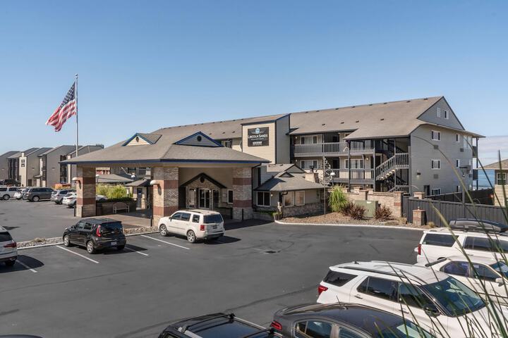 Lincoln Sands Oceanfront Resort an Ascend Collection Hotel