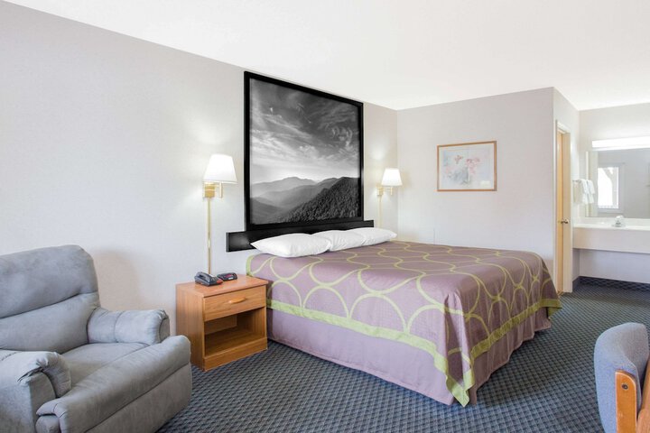 Room 39 of 48