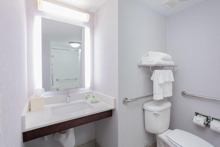 Room 44 of 82