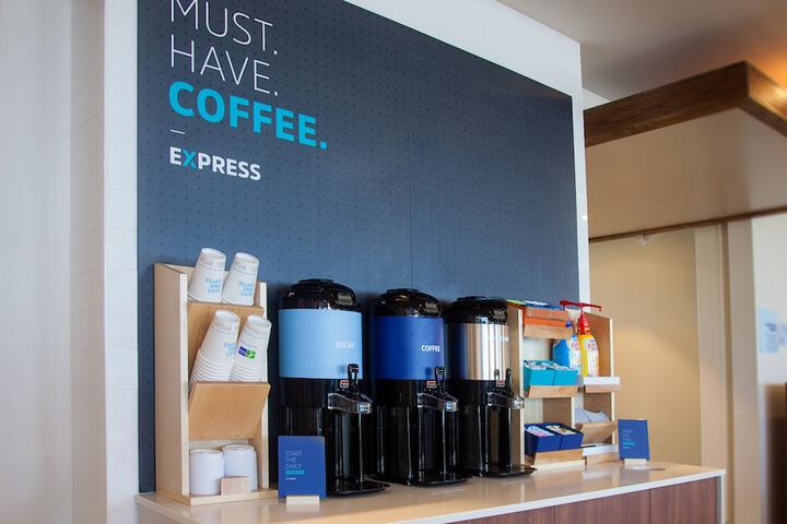 Breakfast/Coffee Service 107 of 130