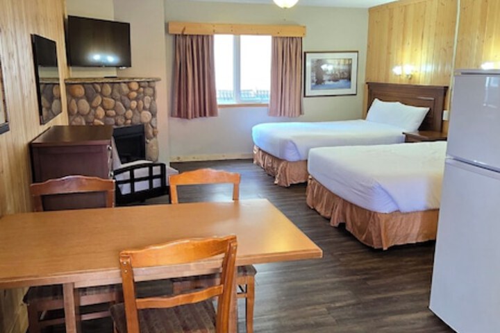 Aspen Village Inn