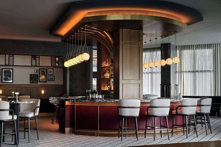 Lounge 103 of 115