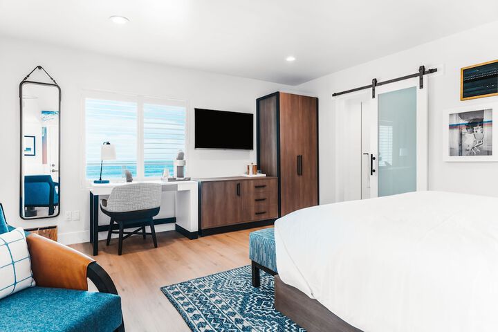 Room 54 of 80
