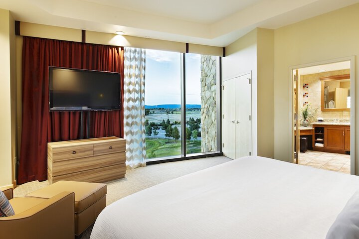 Room 30 of 77