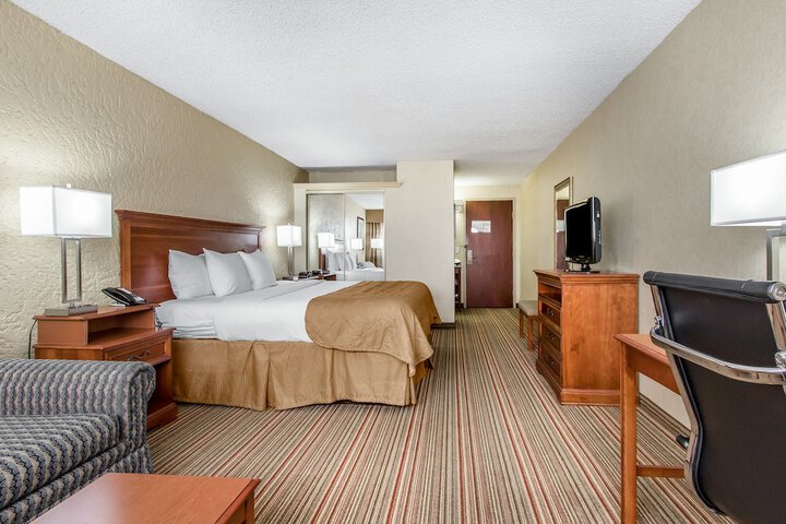 Room 10 of 38