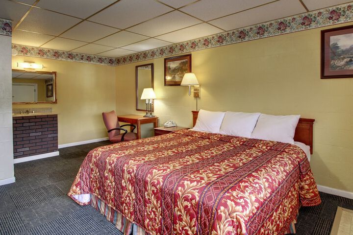 Room 10 of 21