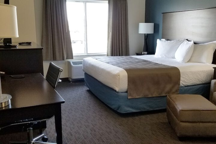 Room 32 of 38