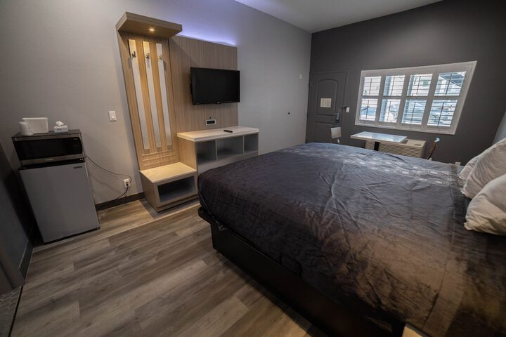 Room 49 of 73