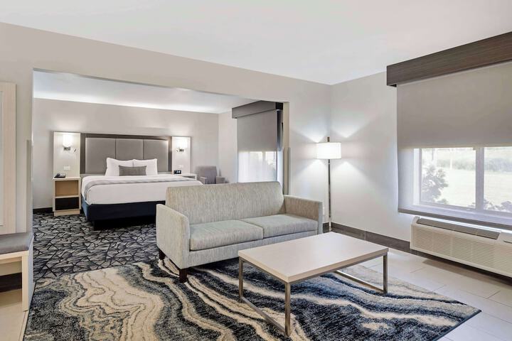 Room 5 of 27