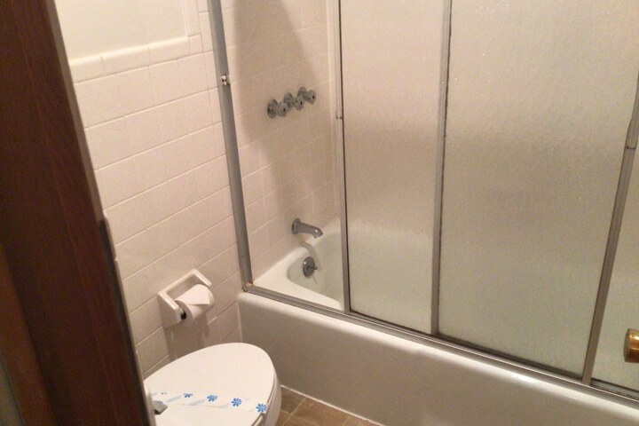 Room 6 of 17