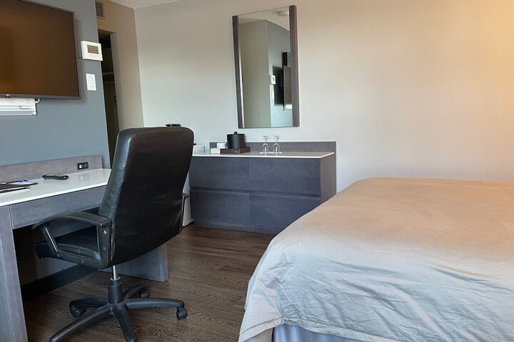 Room 17 of 40