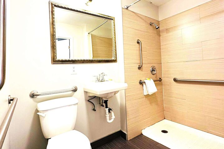 Room 35 of 111