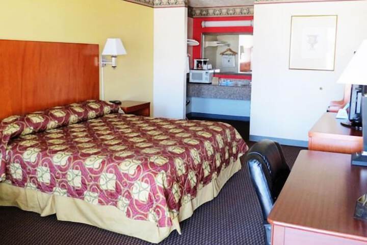 Winnie Inn Suites & RV Park