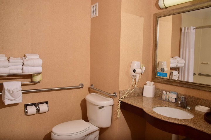 Room 15 of 33