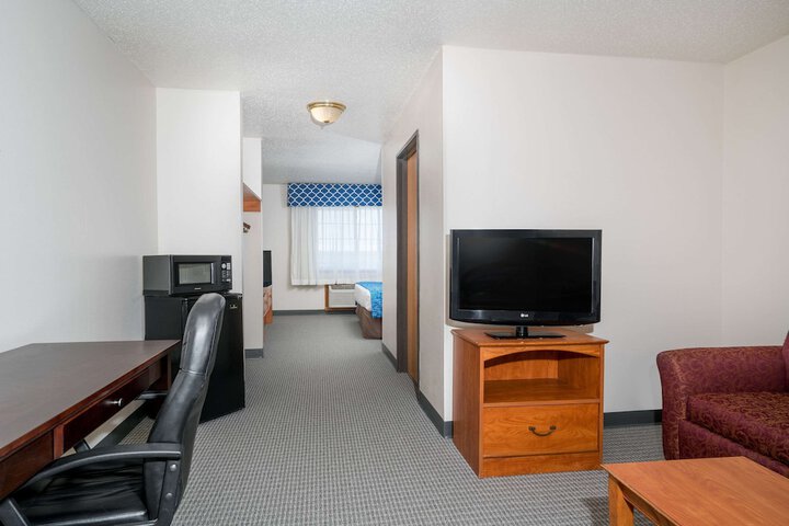 Room 12 of 18