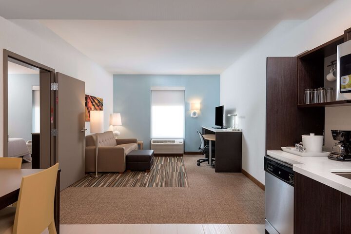 Room 10 of 33