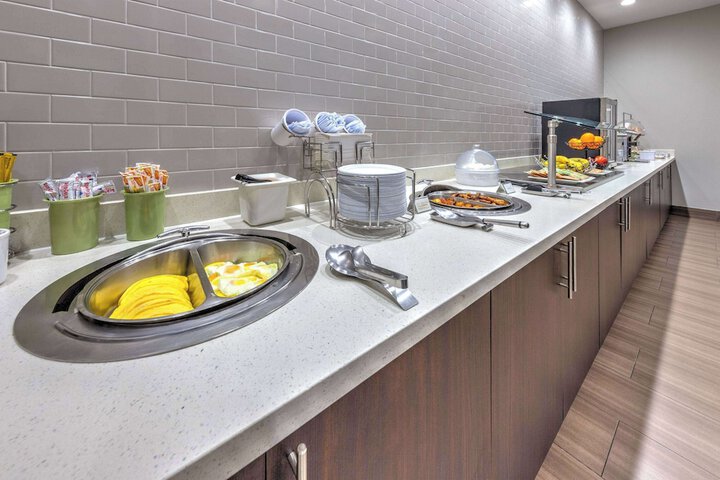La Quinta Inn & Suites by Wyndham Tyler - University Area