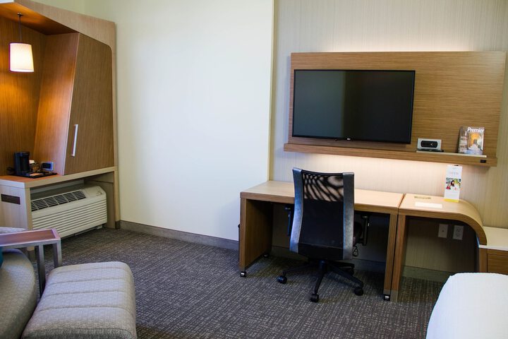 Room 40 of 74
